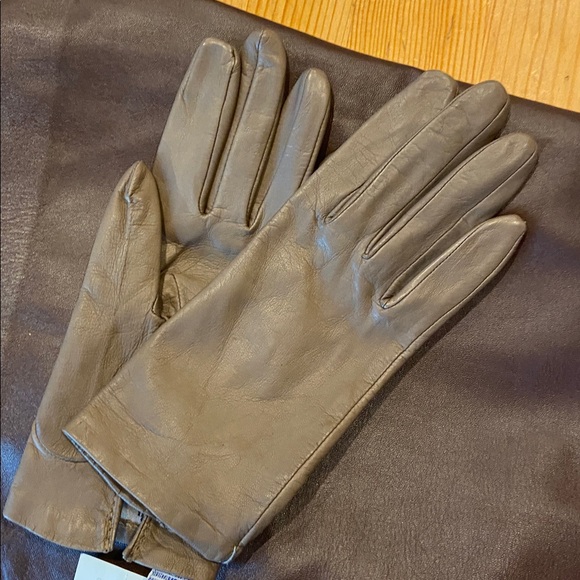 Fownes Light Brown Leather Gloves NWT - Picture 7 of 8